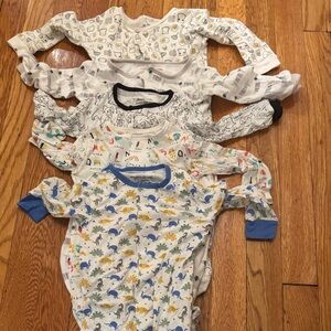 Toddler magnet me onesies size 9-12 months